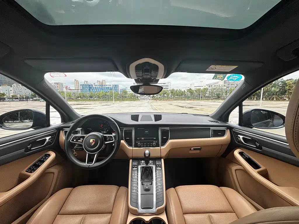 Porsche Macan 2017 — фото 21