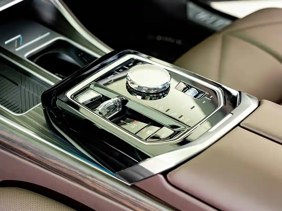 BMW 7 Series 2023 — фото 15