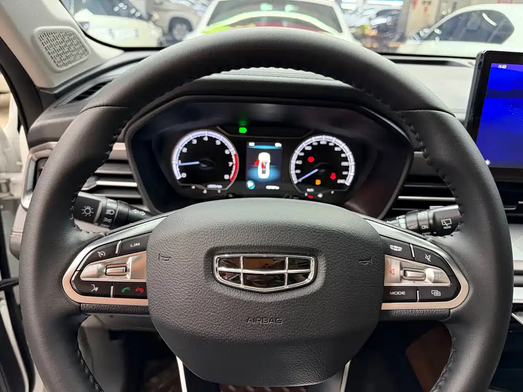 Geely Vision X6 2023 — фото 10