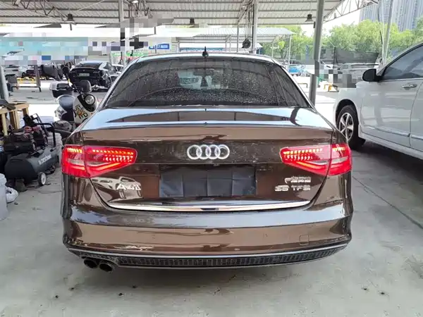 Audi A4L 2016