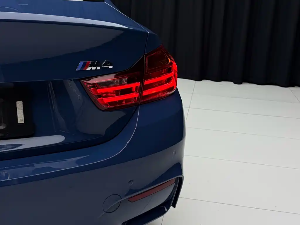 BMW M4 2015 — фото 11