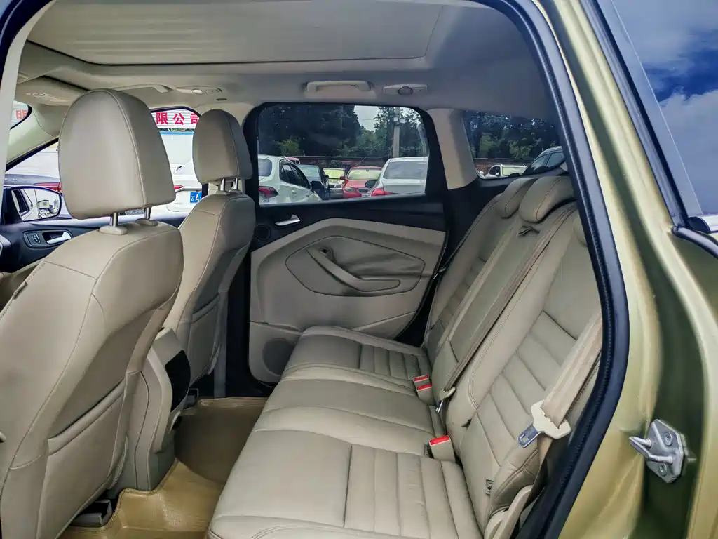 Ford Kuga 2015 — фото 11