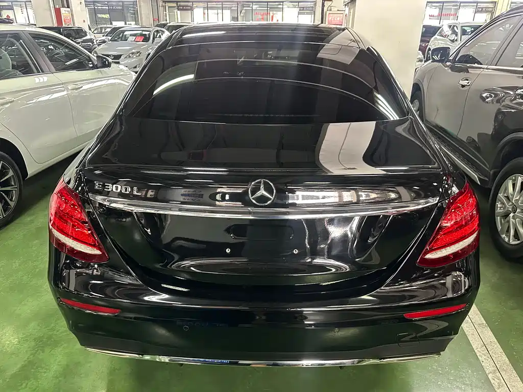 Mercedes-Benz E-Class 2018 — фото 11