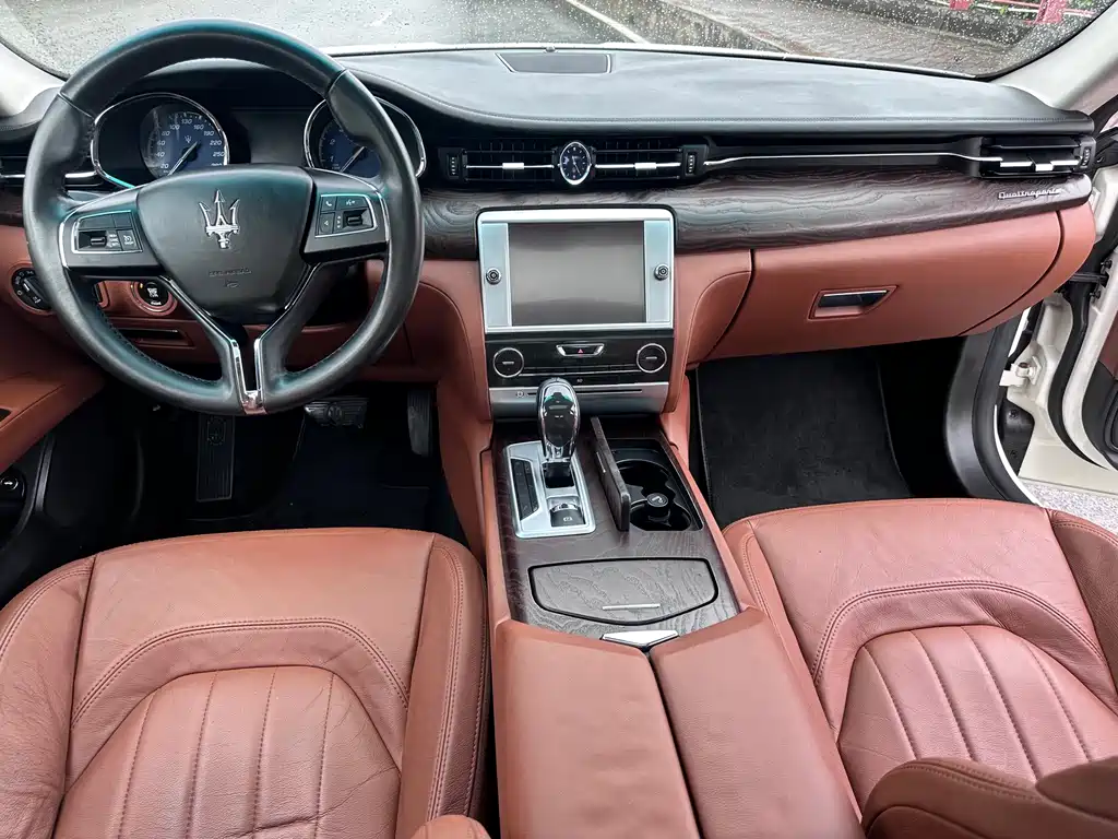 Maserati Quattroporte 2014 — фото 11