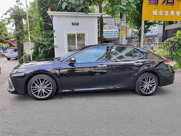 Toyota Camry 2021