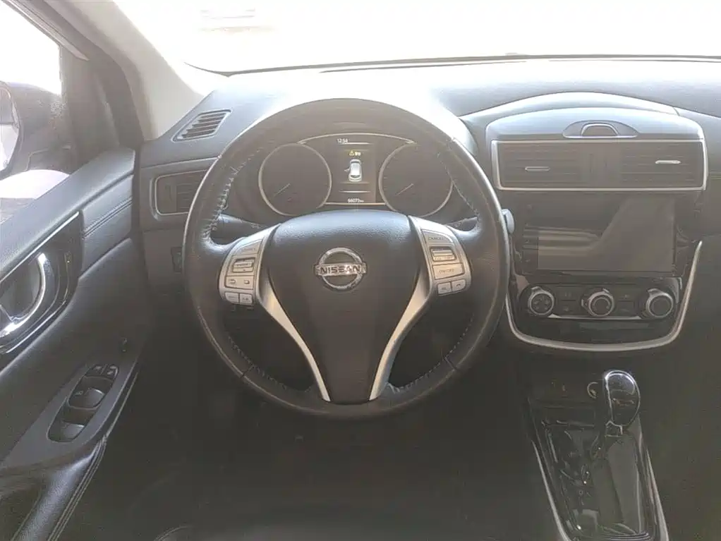 Nissan Tiida 2020 — фото 11