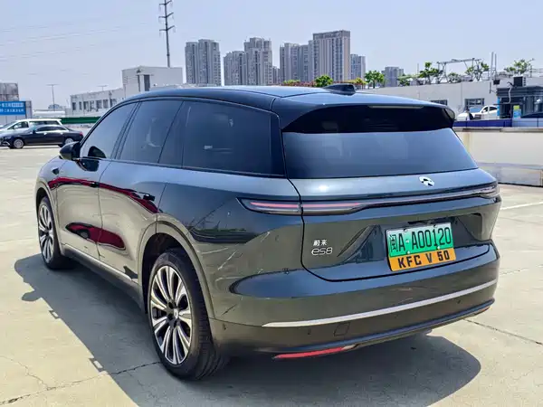 NIO ES8 2023