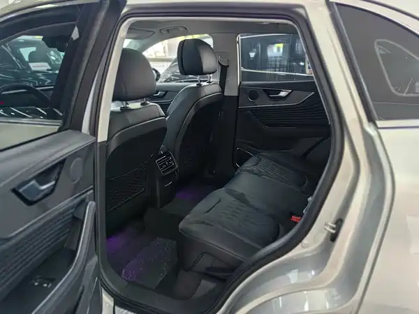 Hongqi HS5 2023