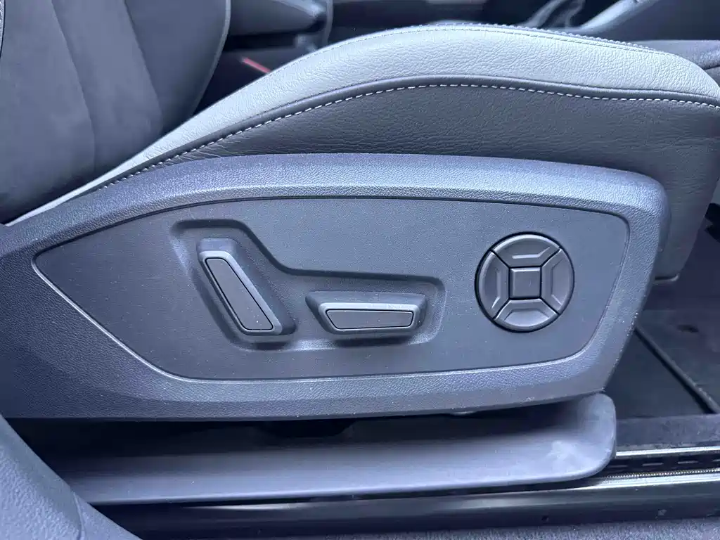 Audi Q3 2023 — фото 18