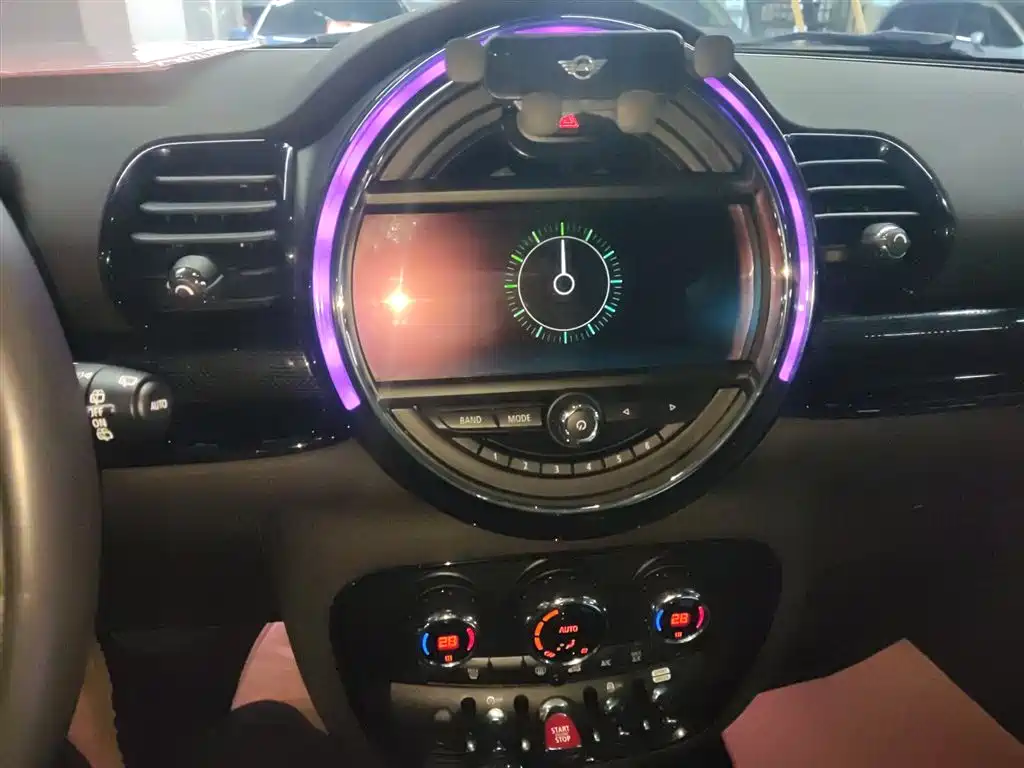 MINI Clubman 2019 — фото 13