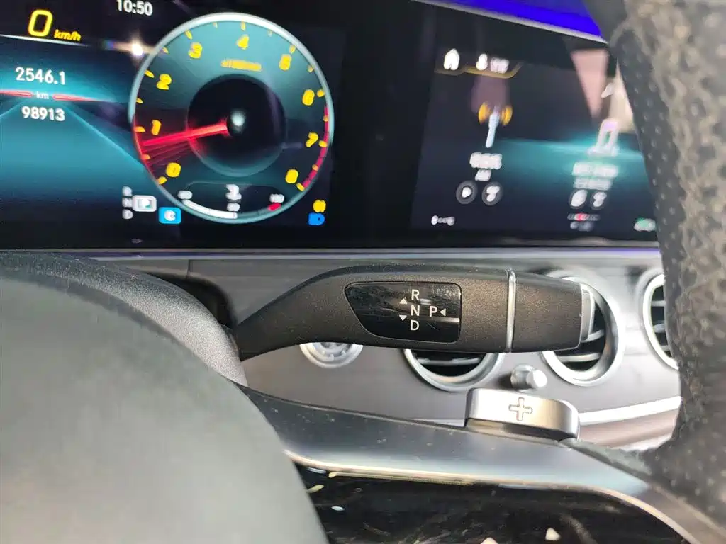 Mercedes-Benz E-Class 2020 — фото 10