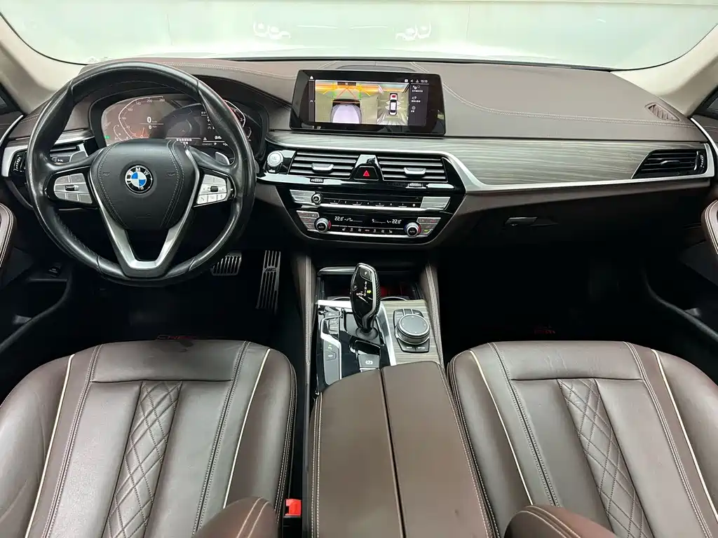 BMW 5 Series 2020 — фото 12