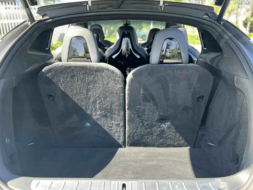 Tesla Model X 2017 — фото 16