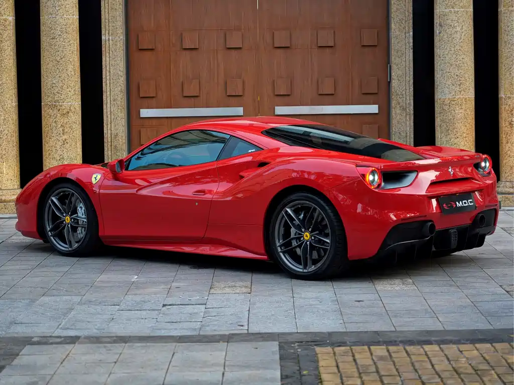 Ferrari 488 2018 — фото 6