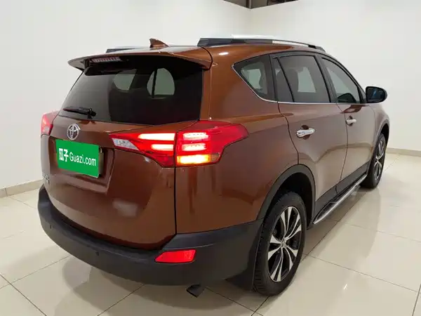 Toyota RAV4 2015