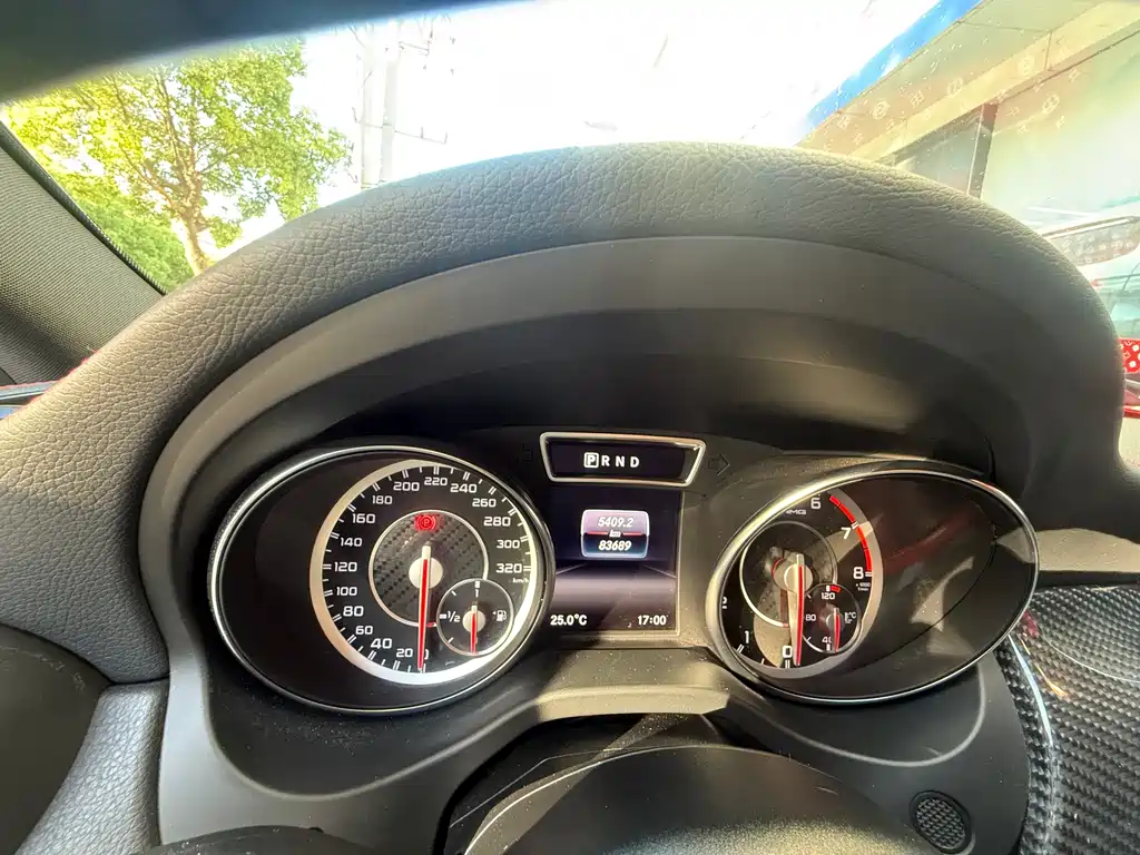 Mercedes-Benz GLA AMG 2016 — фото 14