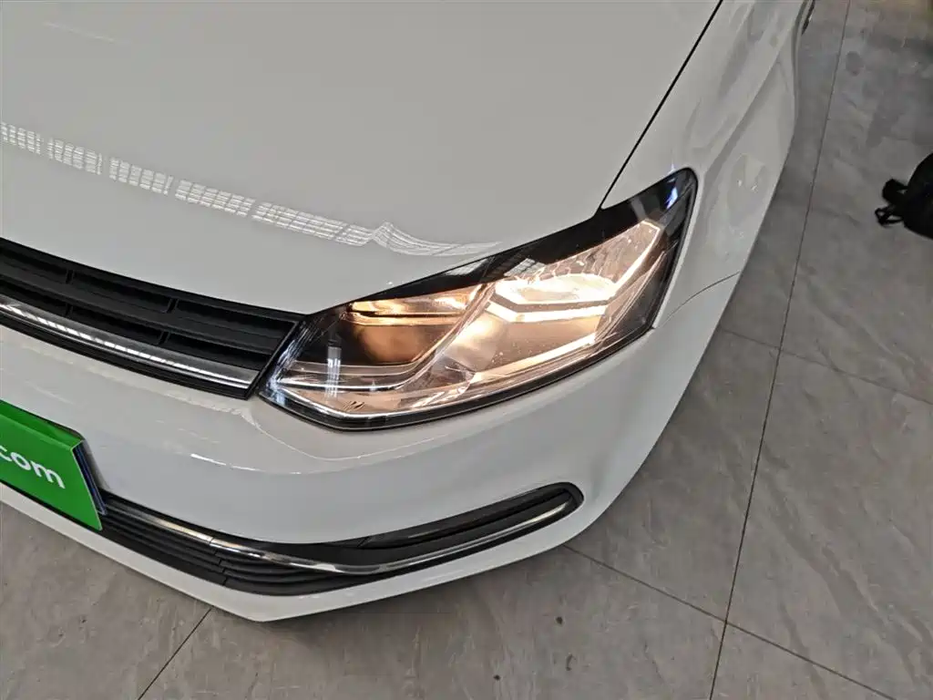 Volkswagen Polo 2015 — фото 24