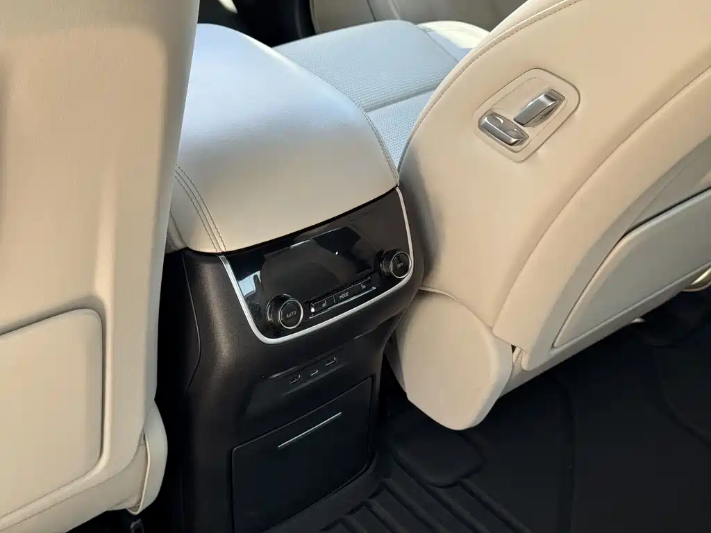 Li Auto ONE 2022 — фото 15