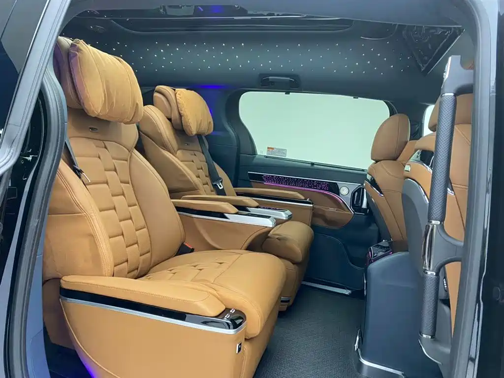 Toyota Granvia — фото 26