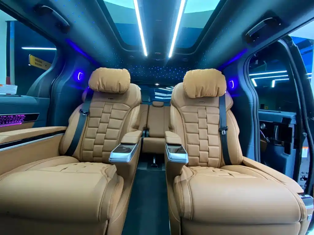 Toyota Granvia — фото 25