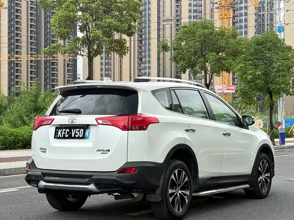 Toyota RAV4 2015