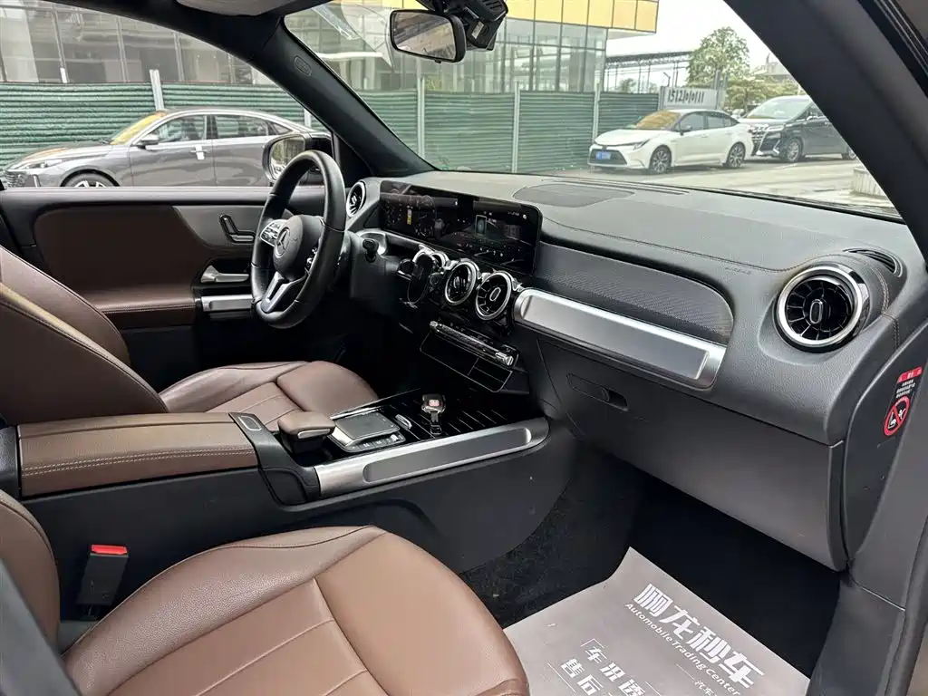 Mercedes-Benz GLB 2023 — фото 19