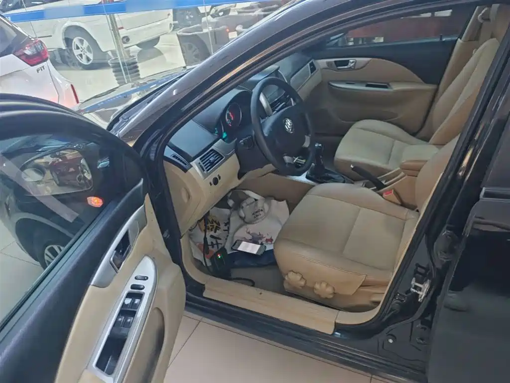 Buick Excelle 2015 — фото 16
