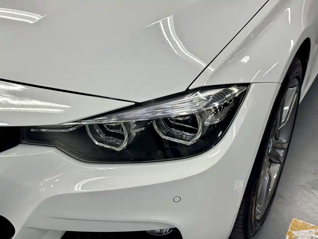 BMW 3 Series 2018 — фото 6