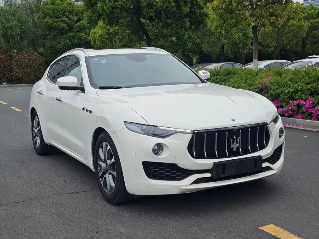 Maserati Levante 2016 — фото 19