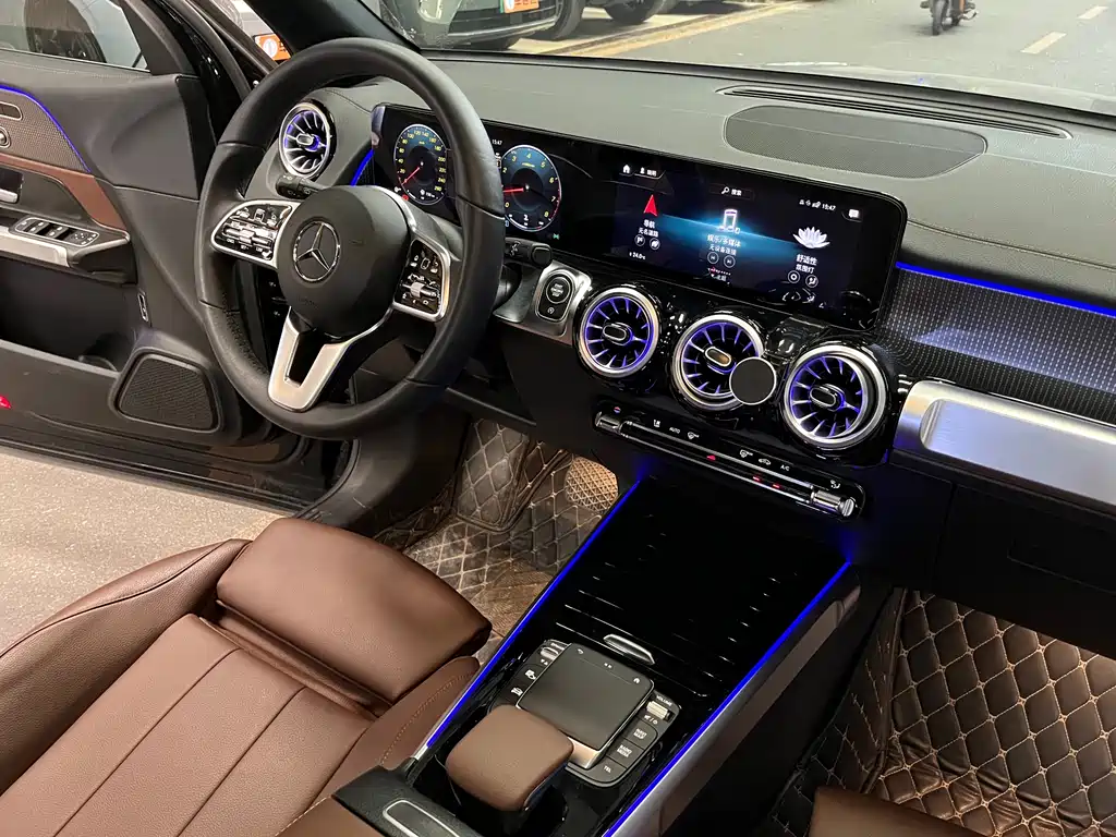Mercedes-Benz GLB 2023 — фото 18