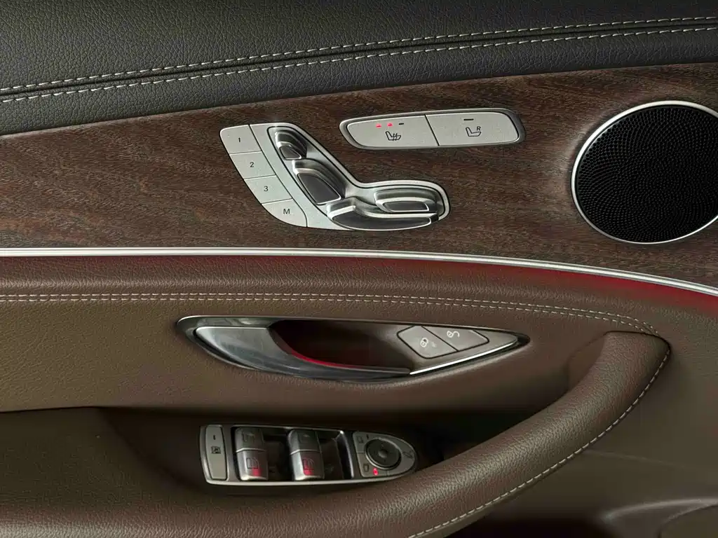 Mercedes-Benz E-Class 2023 — фото 8