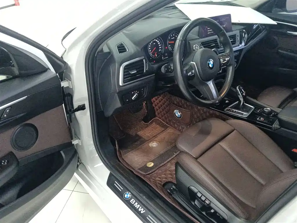 BMW 1 Series 2020 — фото 16
