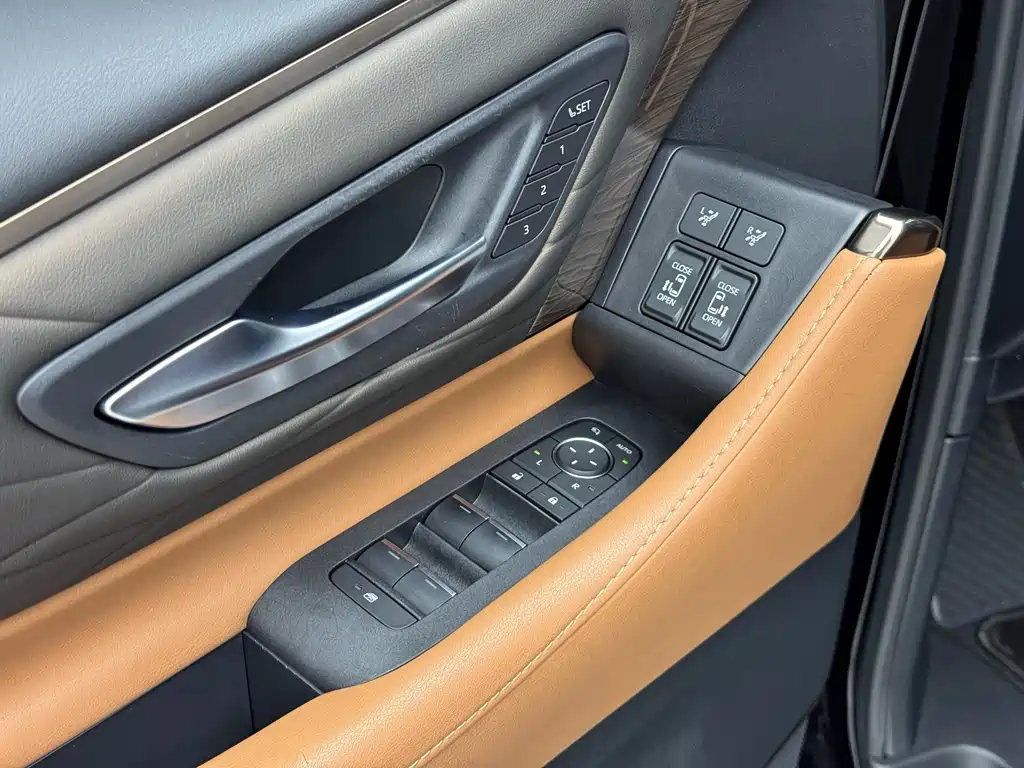 Toyota Vellfire 2025 — фото 6