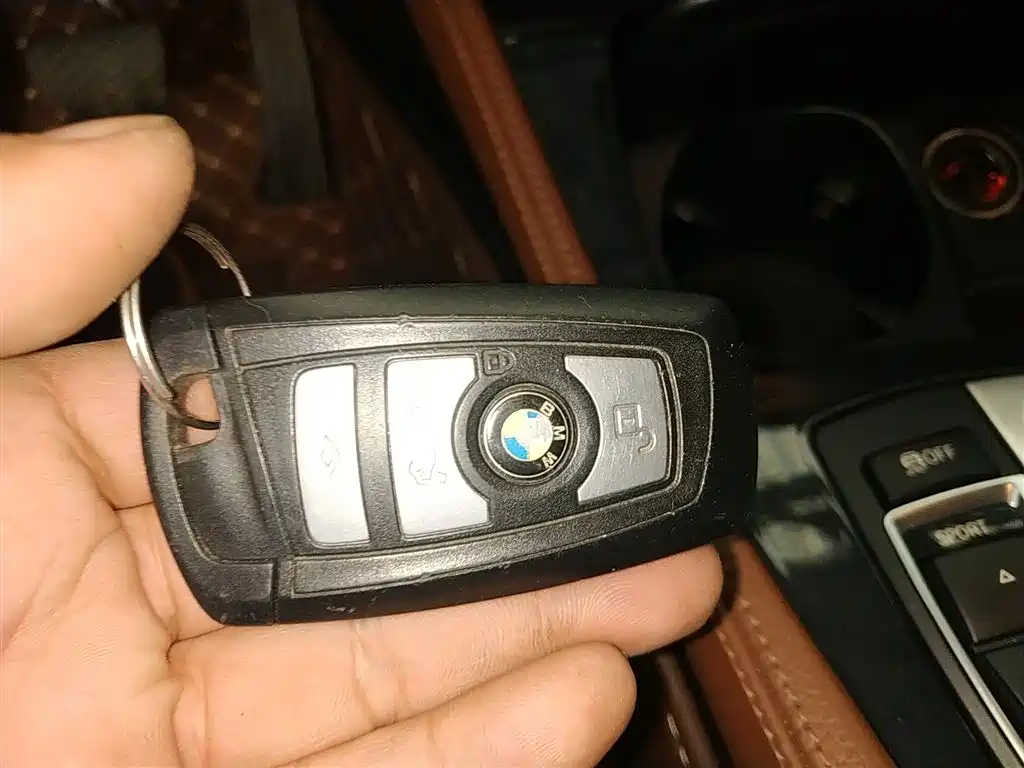 BMW 5 Series 2016 — фото 11