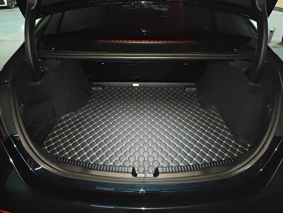 Mercedes-Benz C-Class 2023