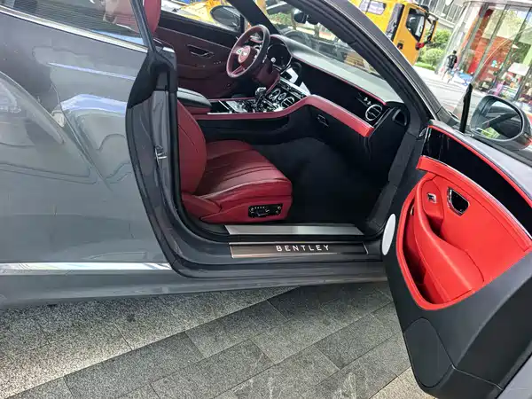 Bentley Continental Plug-In Hybrid 2025