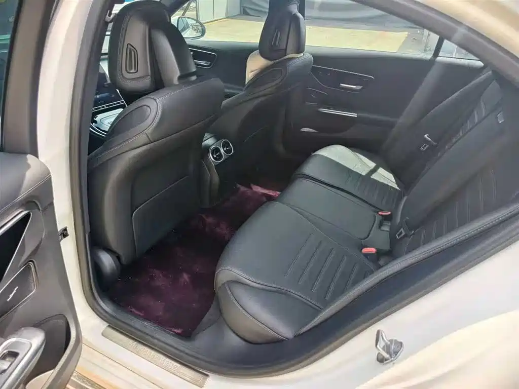 Mercedes-Benz C-Class 2023 — фото 6