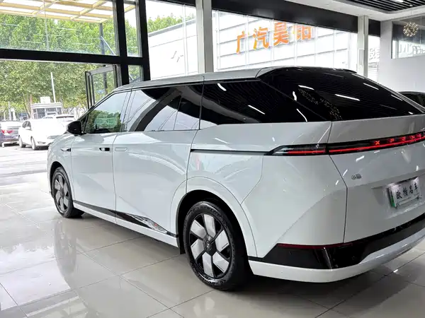 XPeng X9 2024