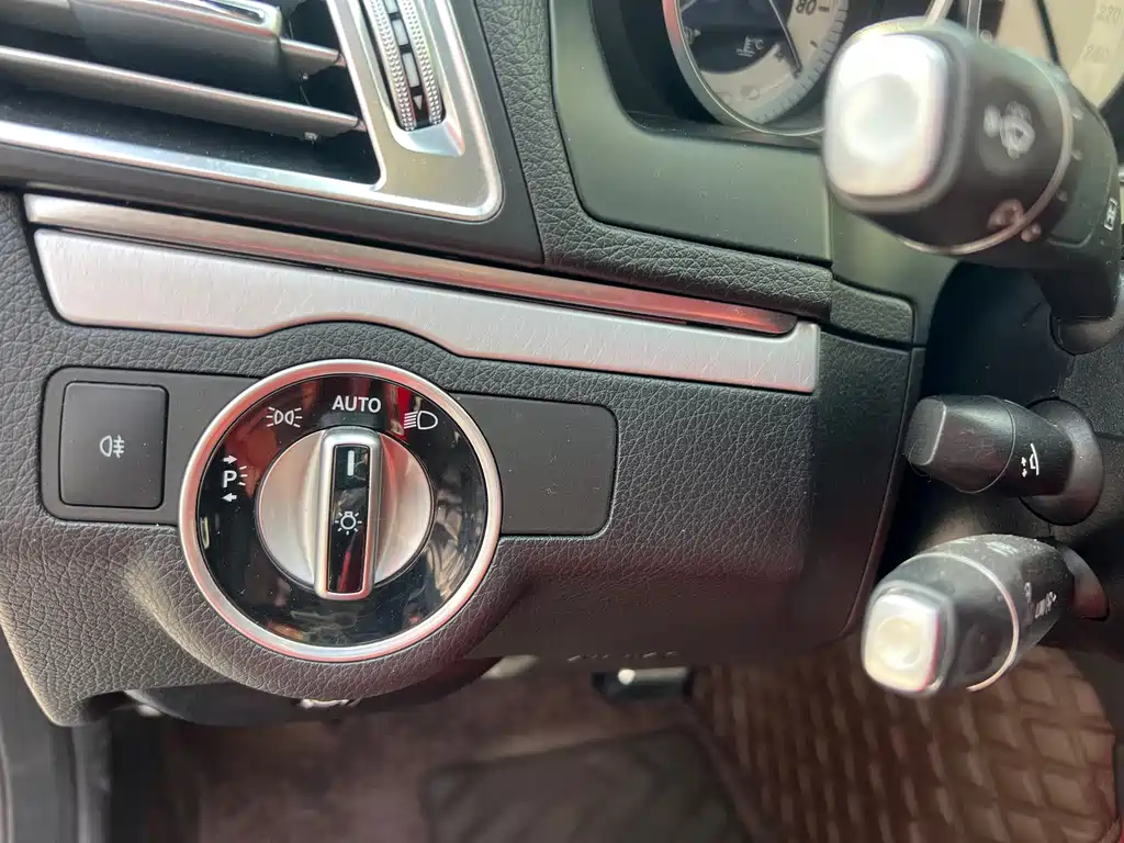 Mercedes-Benz E-Class 2016 — фото 10