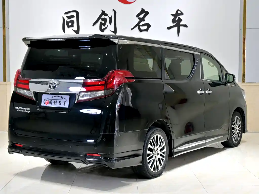 Toyota Alphard 2017 — фото 6