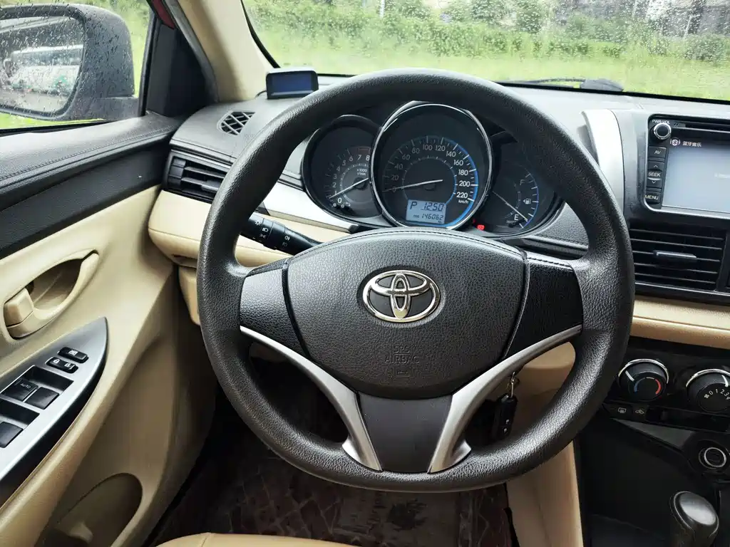 Toyota Vios 2013 — фото 11