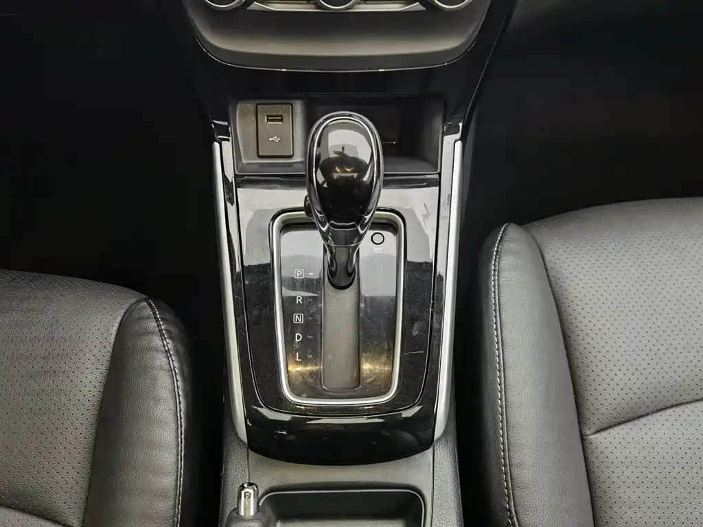 Nissan Sylphy 2018 — фото 13