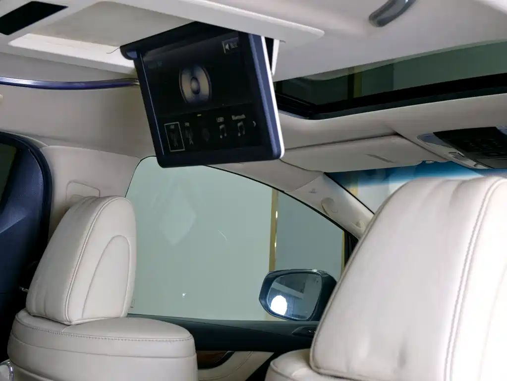 Toyota Alphard 2017 — фото 19