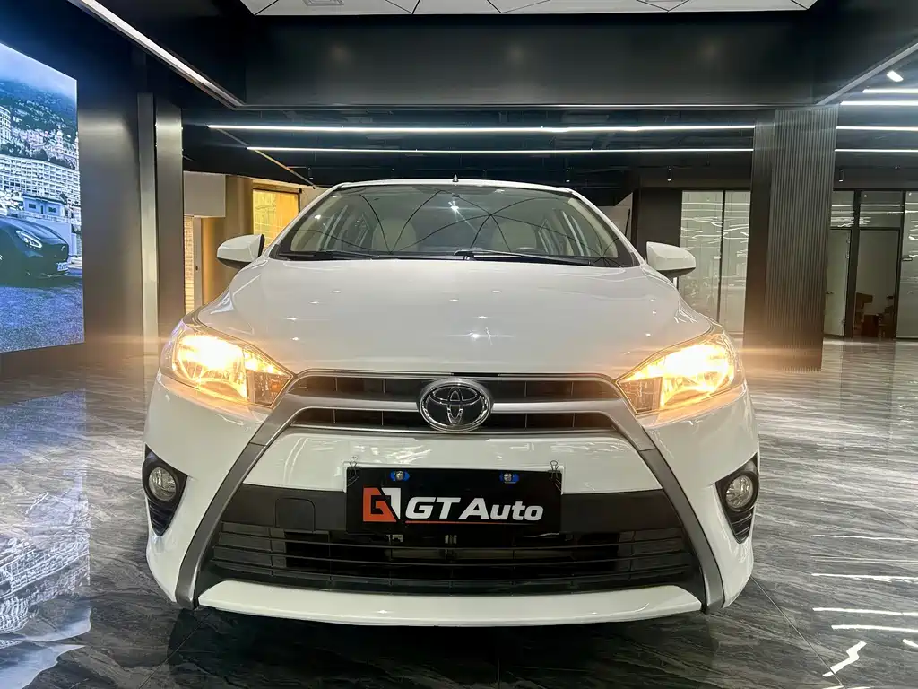 Toyota Yaris L 2014 — фото 2