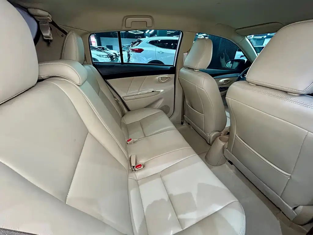 Toyota Yaris L 2014 — фото 26