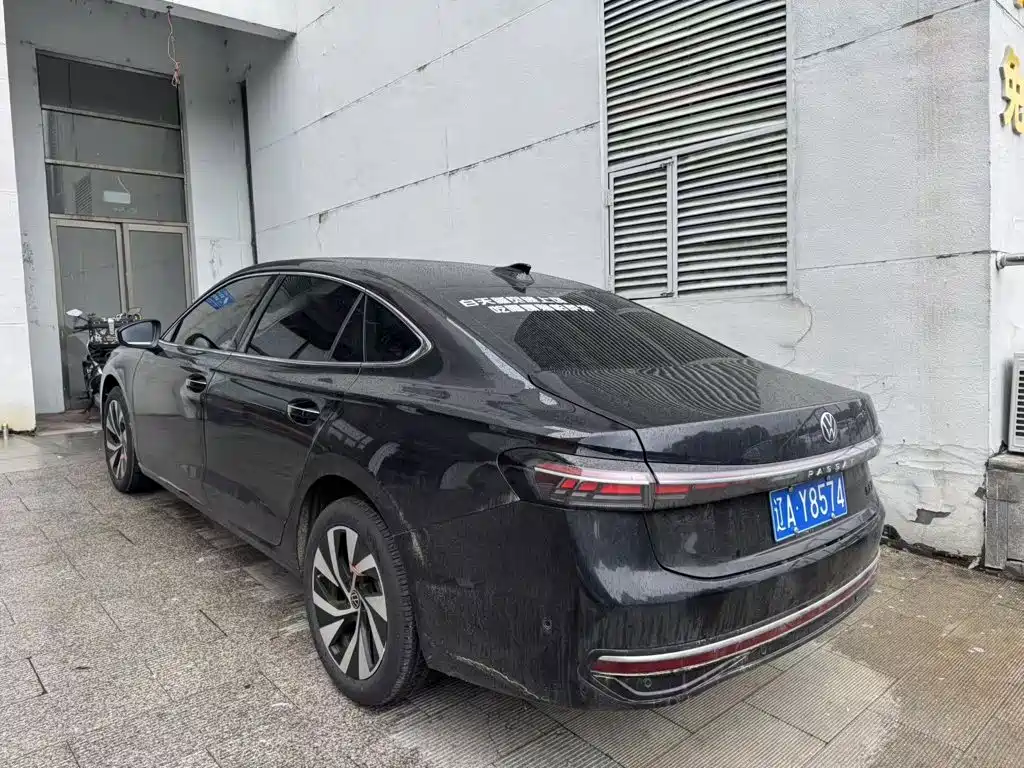Volkswagen Passat 2025