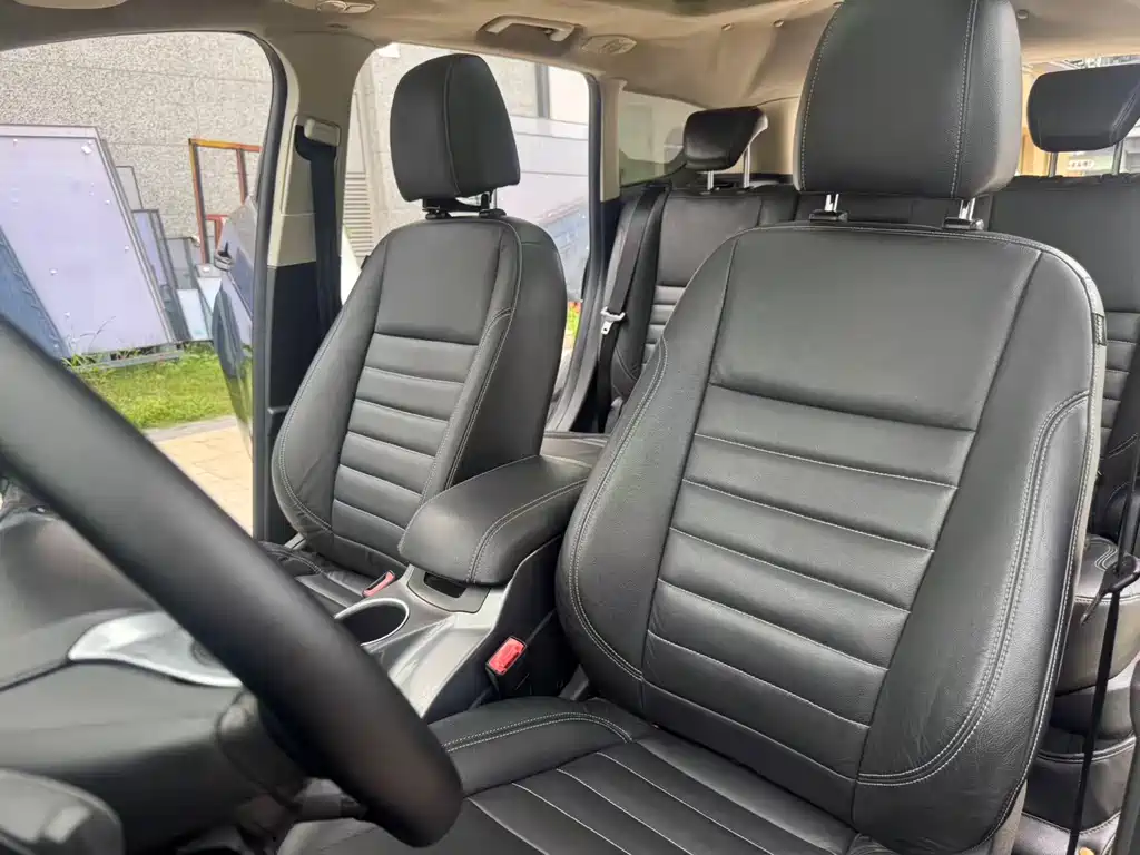 Ford Kuga 2015 — фото 14