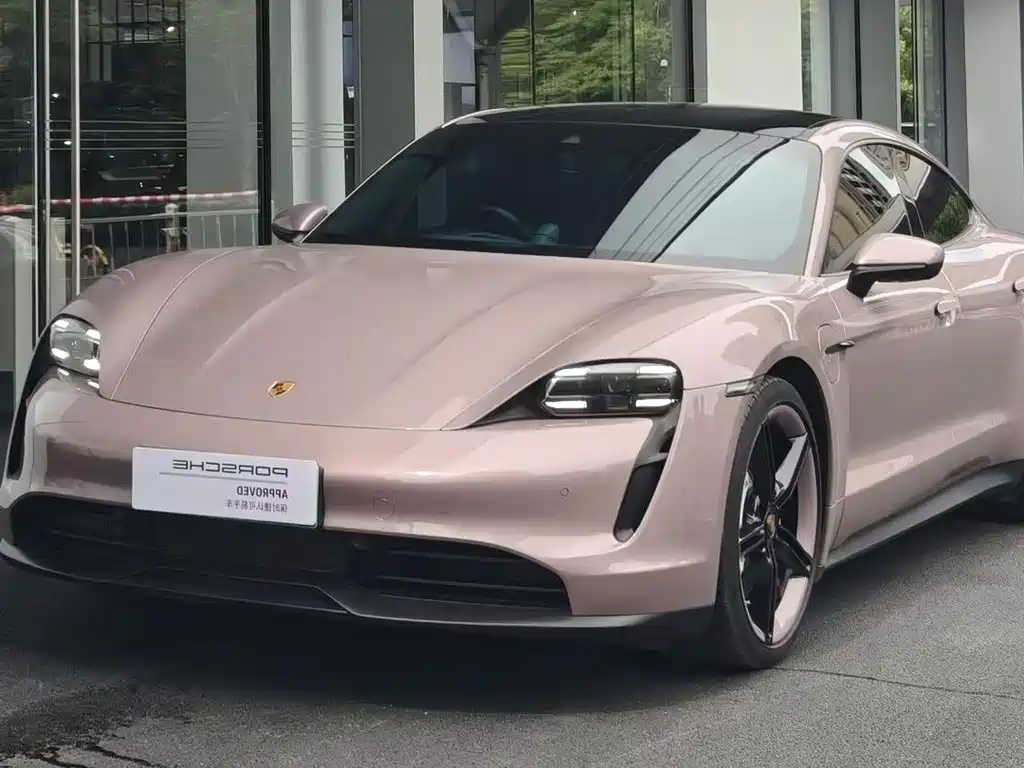 Porsche Taycan 2023 — фото 1