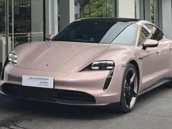 Porsche Taycan 2023