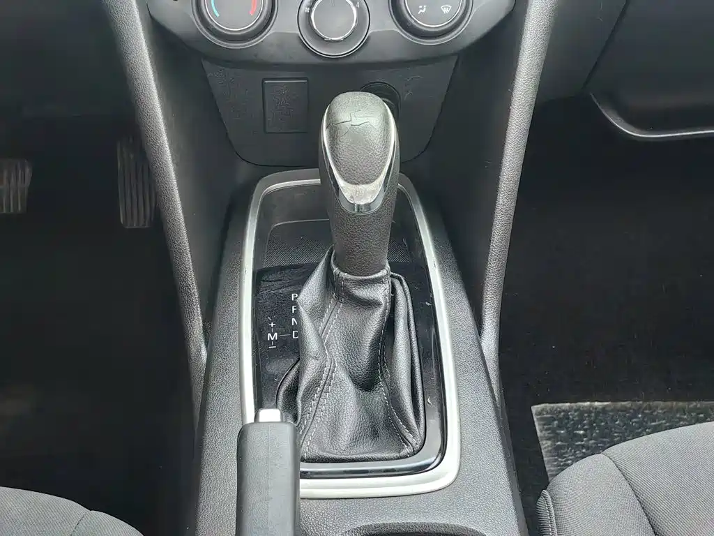 Chevrolet Cavalier 2018 — фото 13